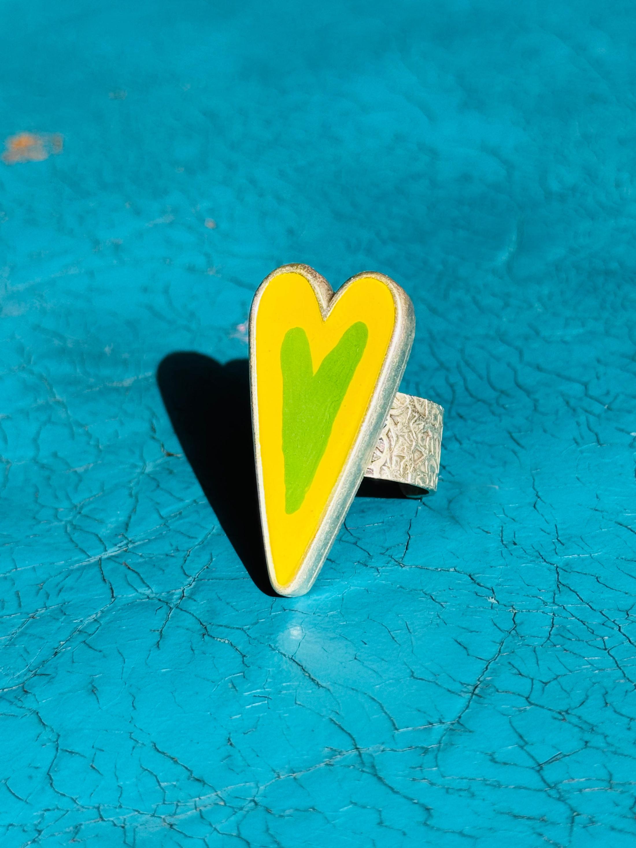 Medium Heart Ring Silver