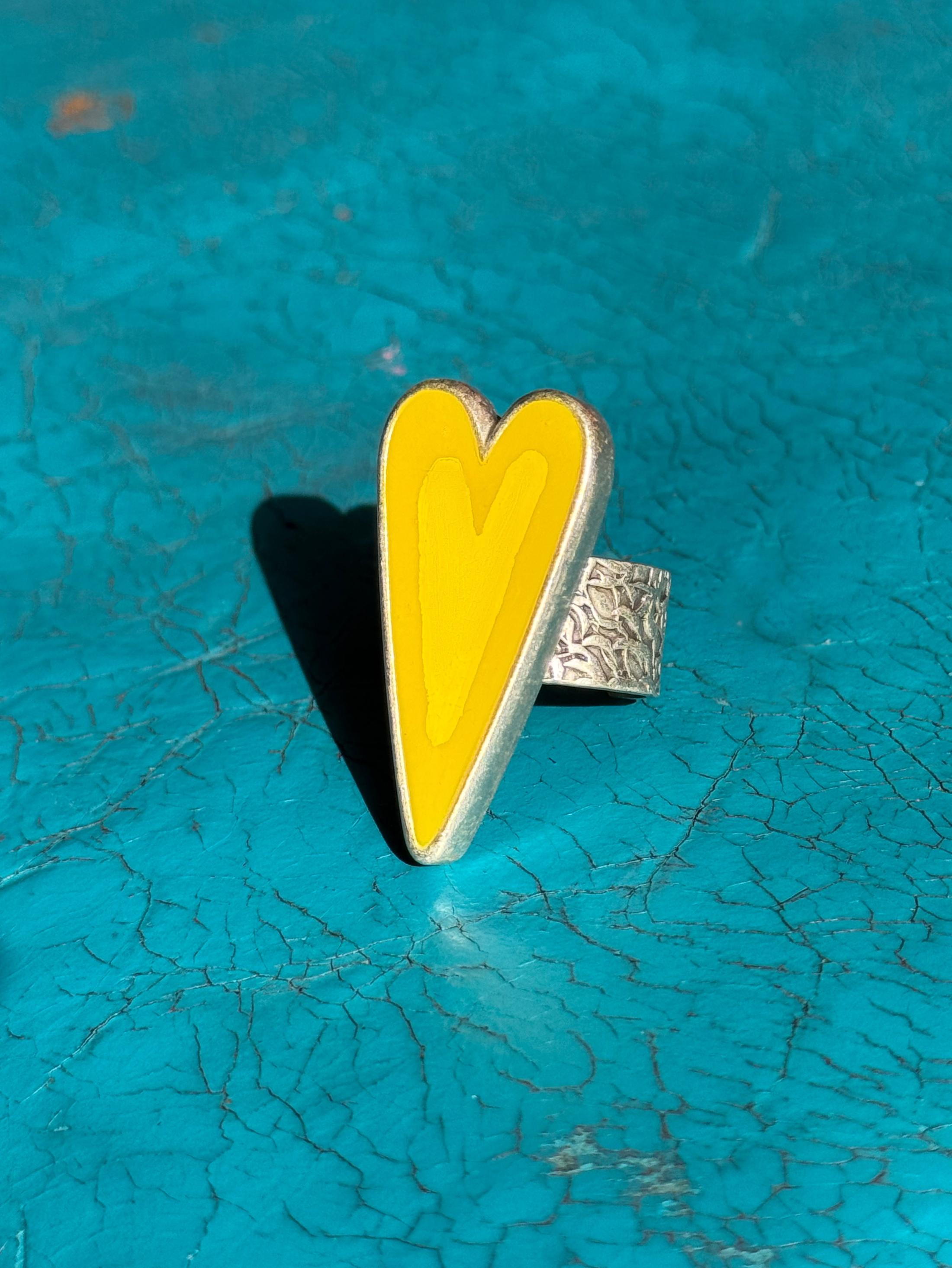 Medium Heart Ring Silver