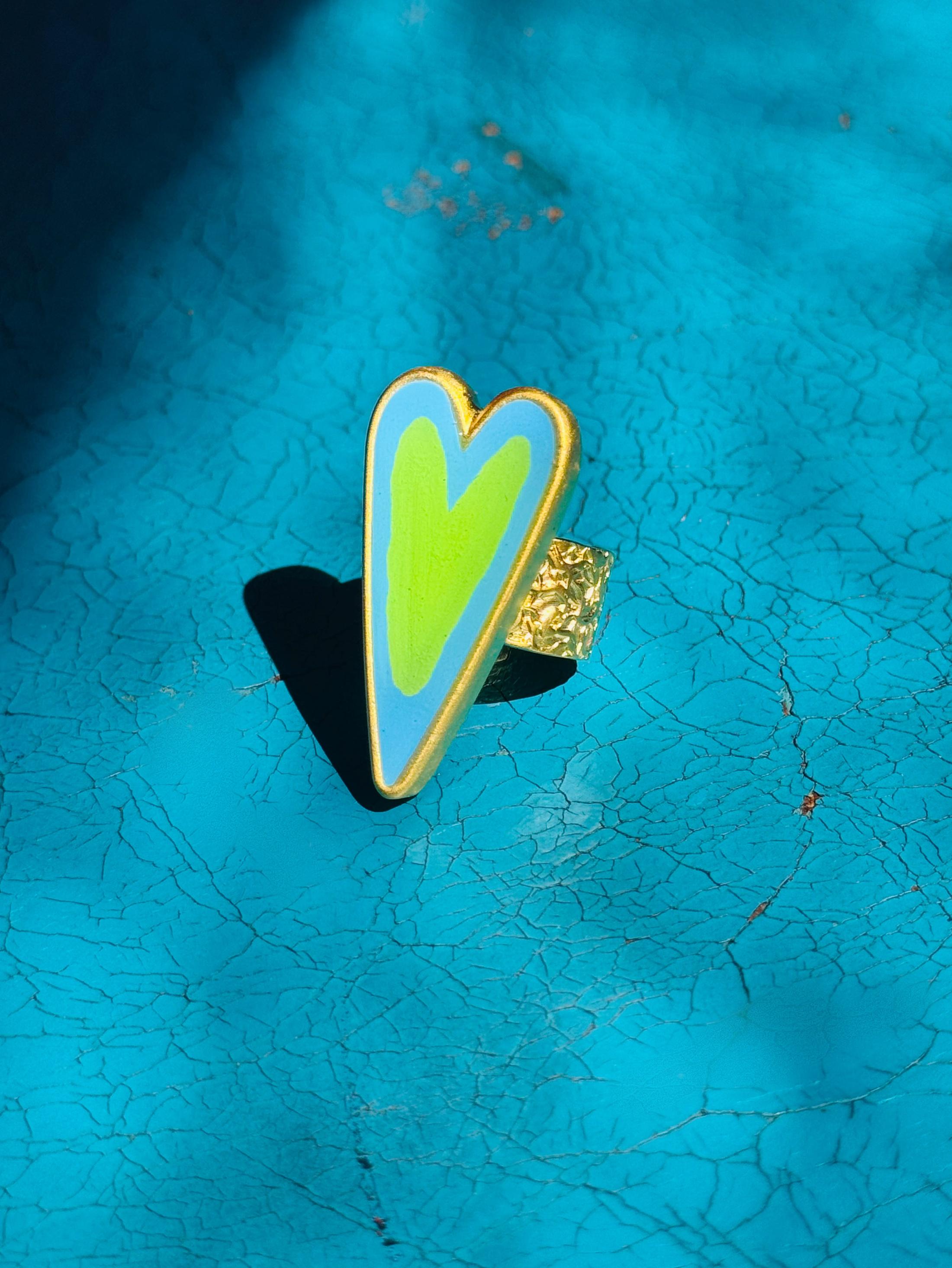 Medium Heart Ring Gold