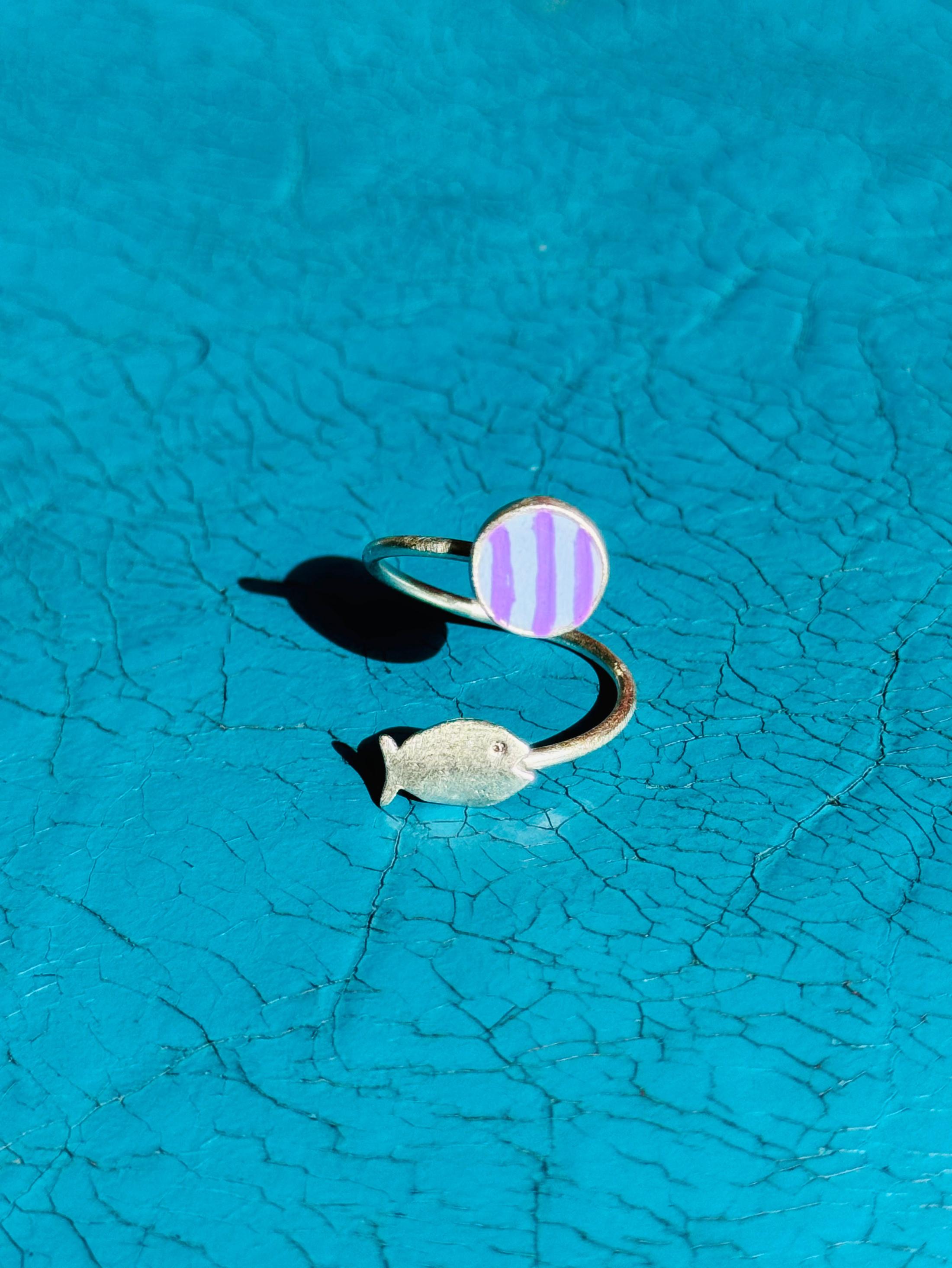 Teeny Fish Ring Silver